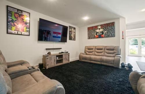 Gallery image of Luxury townhome in lake country in Lake Country