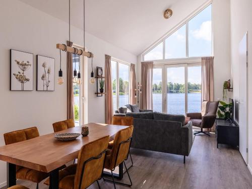 Gallery image of Lakeside Retreat with Modern Comfort in Tynaarlo