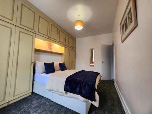 Voodi või voodid majutusasutuse Primos Palace 4 - Bedroom House in Blyth toas