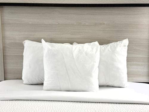 Una cama o camas en una habitación de Ramada by Wyndham Pelham