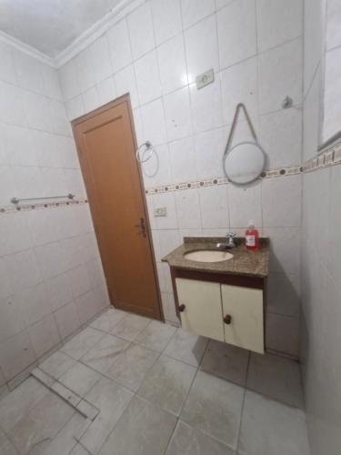 Ένα μπάνιο στο Aurora três