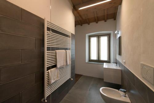 Bathroom sa Pistoia Nursery Campus - agriturismo in città
