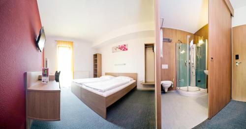Koupelna v ubytování Cleverhotel