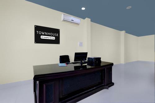 Gambar di galeri bagi Super Townhouse Cherlapally Bus Terminal Formerly Hotel Chakripuram di Maula Ali