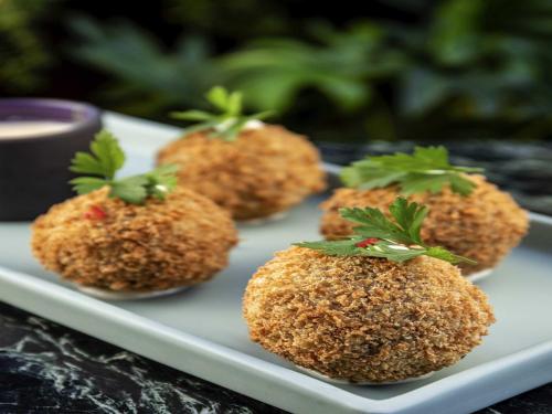 Makanan di atau berdekatan hotel