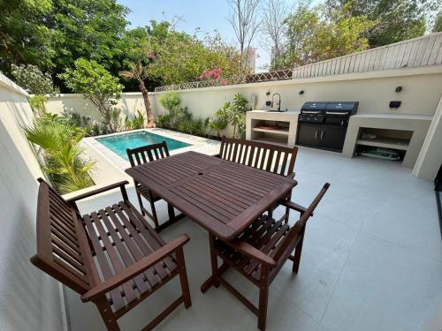 Architect Designed house 2 BR with Private Pool
