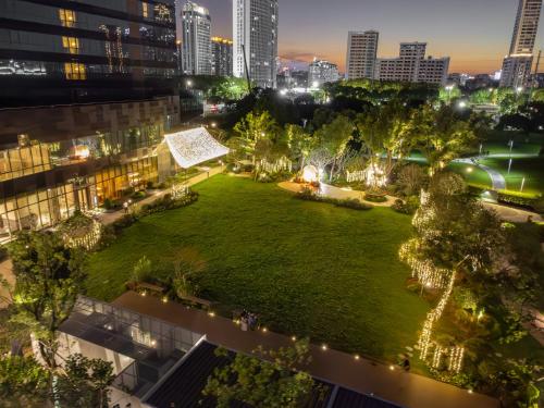 Κήπος έξω από το Pan Pacific Ningbo