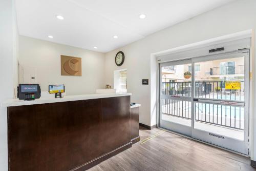 Φωτογραφία από το άλμπουμ του Comfort Inn Cockatoo Near LAX Airport σε Hawthorne