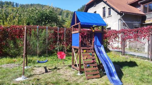Herní místnost nebo prostor pro děti v ubytování Wilcza łapa