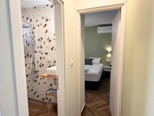 Amfitriti 30meter to beach, 6min Old Town, 2BD 4PL