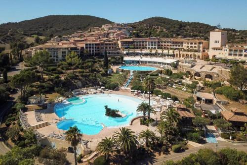 T2 Saint-Raphaël, Cap Esterel village, vue mer, rez de jardin