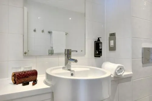 ibis Brighton City Centre - Station photo 37