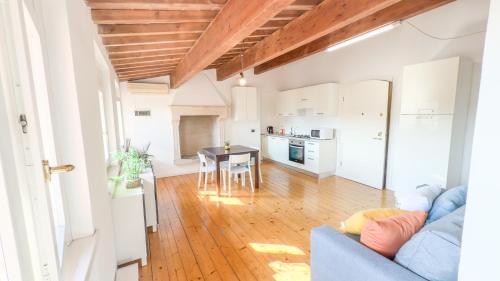 Køkken eller tekøkken på Sky View Residenza - Roofview free parking