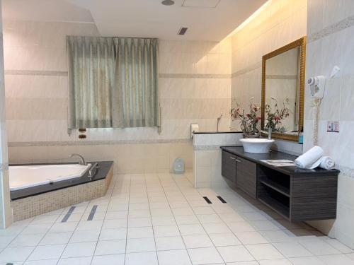 Salle de bains dans l'établissement Lisa Motel