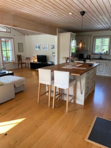 Gambar di galeri bagi 20 min to Umeå 6-7 guests, sea, lake, forest and golf di Umeå