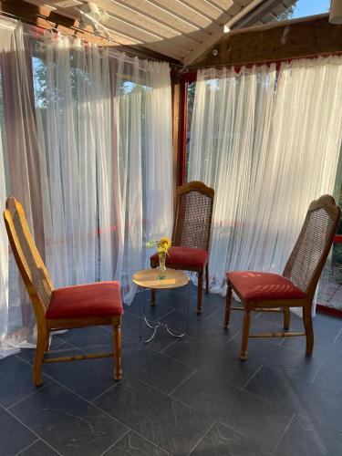 Ruang duduk di 20 min to Umeå 6-7 guests, sea, lake, forest and golf