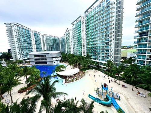 Πισίνα στο ή κοντά στο Azure Urban Resort Residences