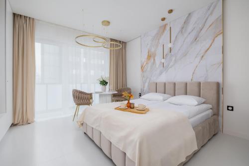 Foto Eleganckie Apartamenty Zabrska z Parkingiem w Centrum Katowic Przy Rynku by Noclegi Renters 2
