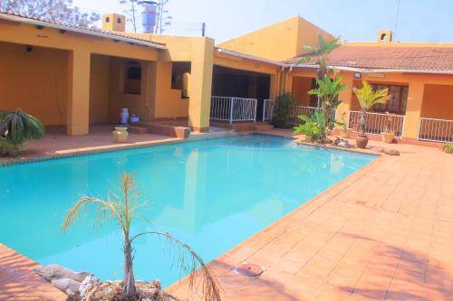 Kolam renang di atau dekat dengan Inca Rose Guest House