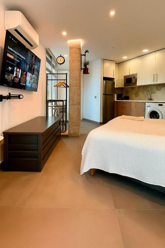 Cozy Modern Apartment with Pool in Nerja
