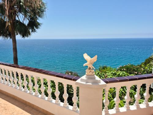 Fantastic Sea Views Sun Lounge