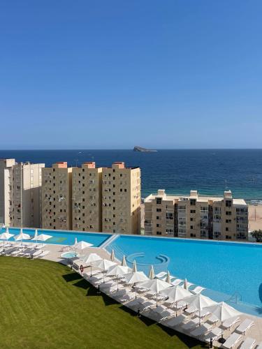 Sunset Sailors by Mar Holidays