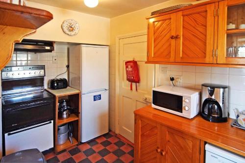 Kuchyň nebo kuchyňský kout v ubytování 3 Bed in Bruree oc-i207