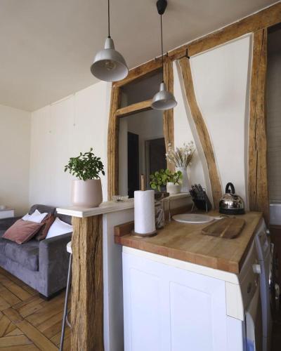 Beautiful & spacious in the heart of Montmartre !