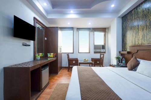 Katil atau katil-katil dalam bilik di Hotel Shivdev International 2 Min Walk From New Delhi Railway Station