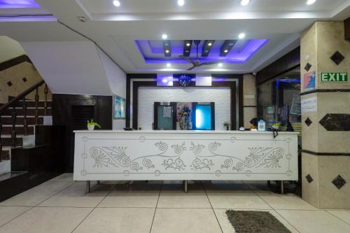 Lobi atau kawasan kaunter penerimaan di Hotel Shivdev International 2 Min Walk From New Delhi Railway Station