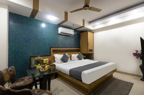 Katil atau katil-katil dalam bilik di Hotel Shivdev International 2 Min Walk From New Delhi Railway Station