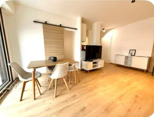 Cosy-Gare Annemasse et tram 17-Fonctionnel
