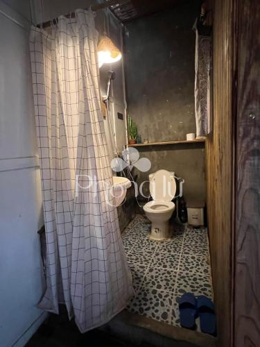 Koupelna v ubytování Phong Lu Homestay Dalat