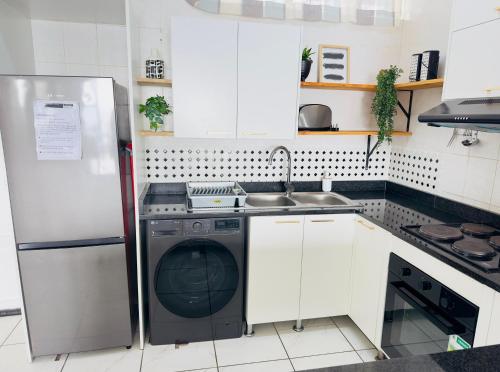 Dapur atau dapur kecil di Seagull 311 Margate Beach