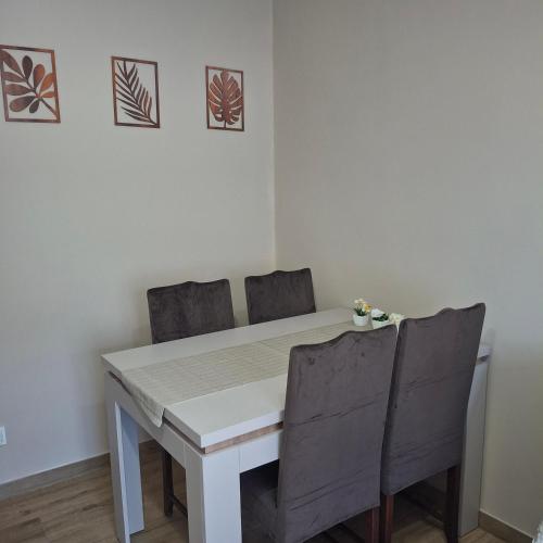 Χώρος καθιστικού στο Apartament Ines