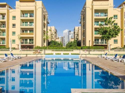 Bright & Spacious 2BR Apartment | The Greens Community