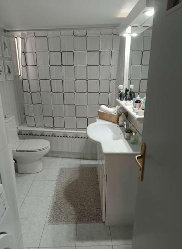 Chalandri Bloom Residence 2BR Sleeps 6