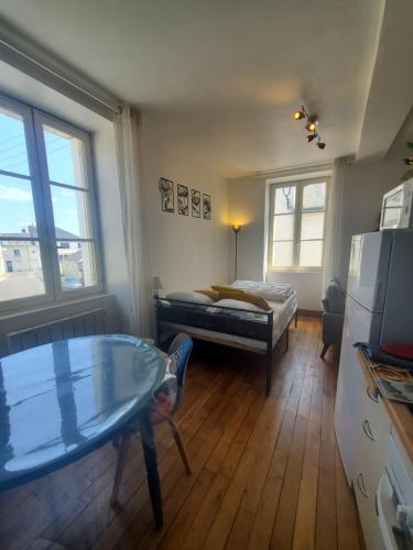 ブルグイユにあるIdéal pied à terre pour visite des châteaux et cnpeのギャラリーの写真