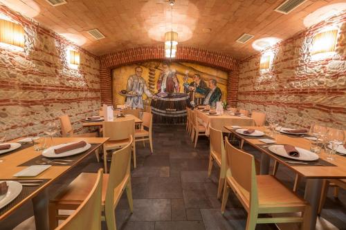 Reštaurácia alebo iné gastronomické zariadenie v ubytovaní Hostal Albany