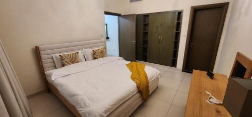 Lofts West Tower - Downtown by Golden Casa