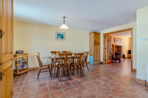 Posezení v ubytování 4 Bed in Rossnowlagh oc-ii06781