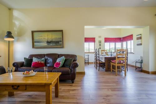 Posezení v ubytování 4 Bed in Kilmuckridge oc-ii09888