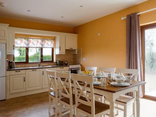 Kuchyň nebo kuchyňský kout v ubytování 4 Bed in Callan oc-ii16183