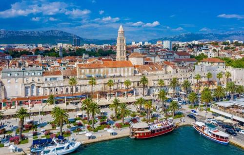 Luxury apartment Žnjan,Split-two bathrooms and free parking