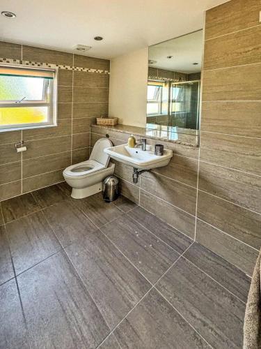 Ένα μπάνιο στο 4 Bed in Glenarm oc-ii15925