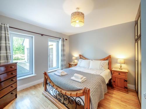 Giường trong phòng chung tại 6 Bed in Ballylongford oc-ii15599