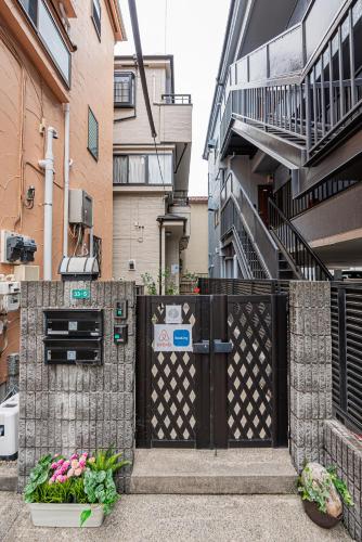 Koiwa Station Entire Villa Two Generation House with 1BR Cozy Apartment and 4BR Spacious Home Easy JR Access to Asakusa Skytree Shinjuku Shibuya Ueno and Narita Haneda Airport