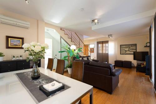 Ruang duduk di Edmond Vibes Villa Canarias