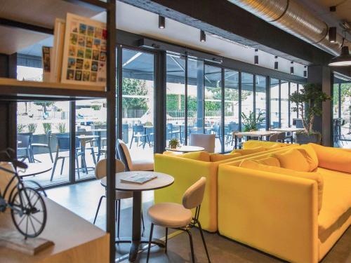 Posezení v ubytování ibis Styles Bâle-Mulhouse Aéroport