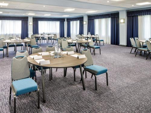 Restoran atau tempat lain untuk makan di Mercure Cardiff North Hotel
